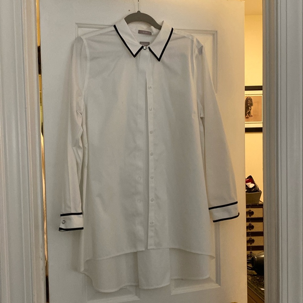 Women’s no-iron cotton blouse with with black trim